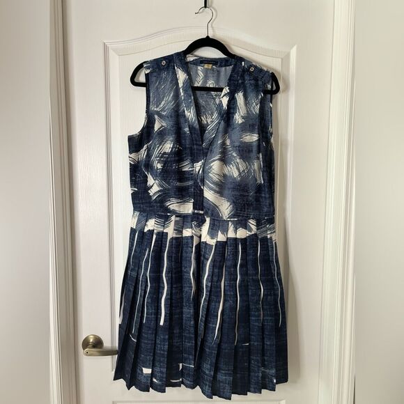 Tommy Hilfiger Dresses & Skirts - TOMMY HILFIGER Sleeveless Pleated V-neck Blue Multi Dress~Size 12
